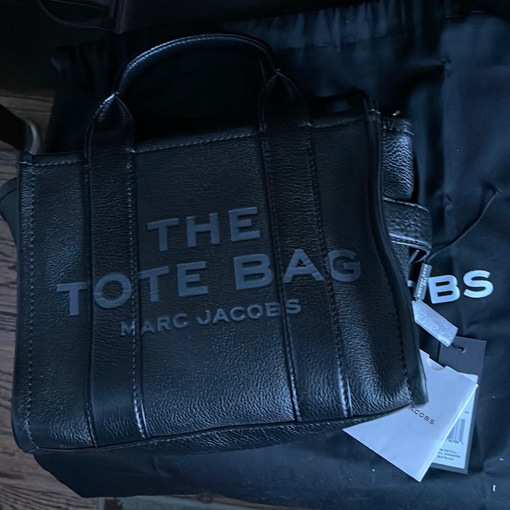 Marc Jacobs The Leather Mini Tote Bag: Black